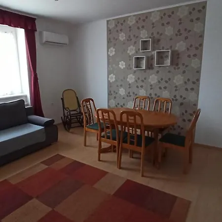 Tulipanos Haz Apartment