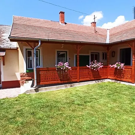 Apartment Tulipanos Haz Balatonfuzfo