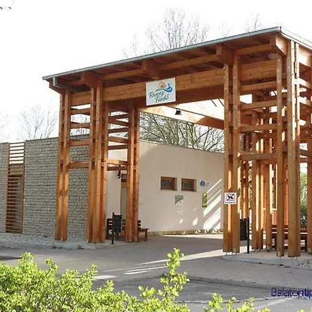 Tulipanos Haz Apartment Balatonfuzfo